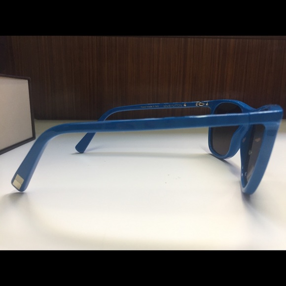 Louis Vuitton Authentic Porte Sunglasses - Picture 2 of 7